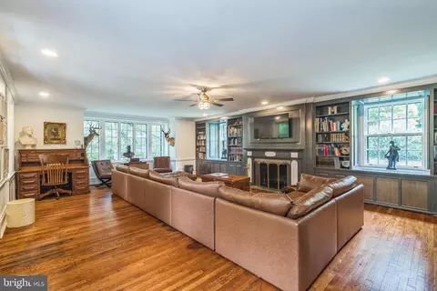 Living - 443 Homestead Rd, Wayne, PA 19087 photo 2 of 2