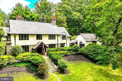 Exterior - 443 Homestead Rd, Wayne, PA 19087 photo 2 of 13