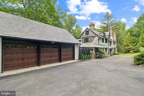 Exterior - 443 Homestead Rd, Wayne, PA 19087 photo 4 of 13