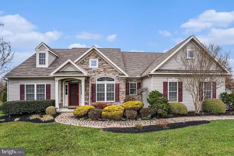 95 Clover Hill Ln, Spring City, PA 19475