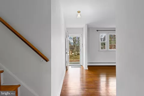 Entry Way - 320 Landsende Rd, Devon, PA 19333 photo 2 of 3