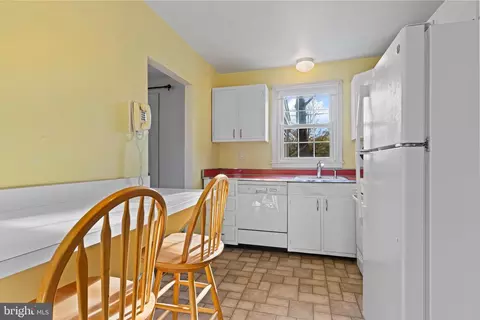 Kitchen - 320 Landsende Rd, Devon, PA 19333 photo 2 of 2