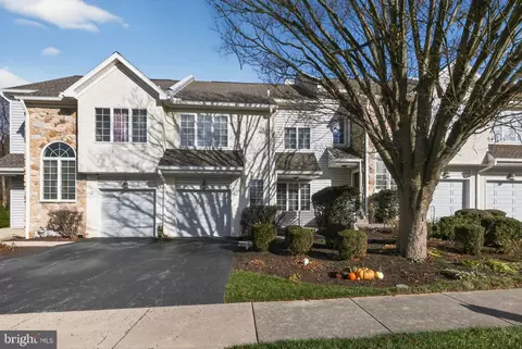 17 Buttonwood Dr, Exton, PA 19341
