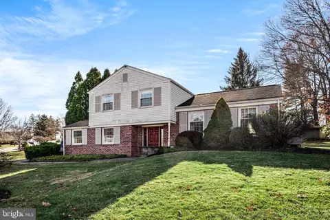 43 N Forge Manor Dr, Phoenixville, PA 19460