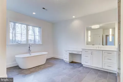 Bath - lot5 Rose Glenn, Devon, PA 19333 photo 2 of 3