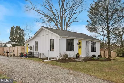 121 Corby Rd, West Grove, PA 19390