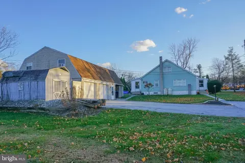 40 Cupola Rd, Honey Brook, PA 19344