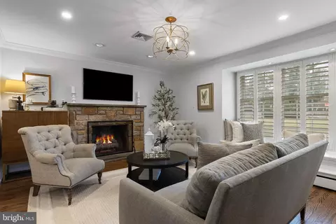 Living - 131 Sugartown Rd, Devon, PA 19333 photo 2 of 4