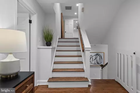 Entry Way - 131 Sugartown Rd, Devon, PA 19333 photo 9 of 14