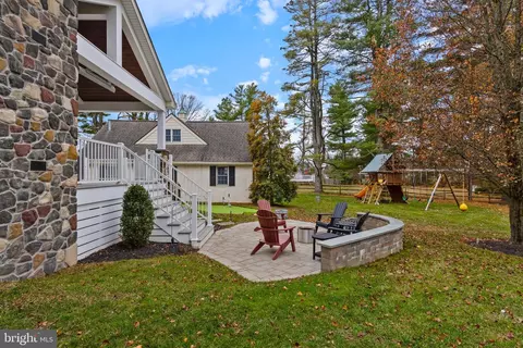 Exterior - 131 Sugartown Rd, Devon, PA 19333 photo 5 of 8