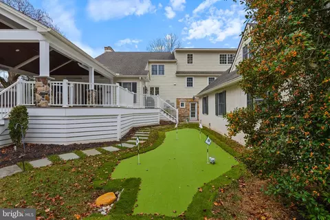 Exterior - 131 Sugartown Rd, Devon, PA 19333 photo 6 of 8