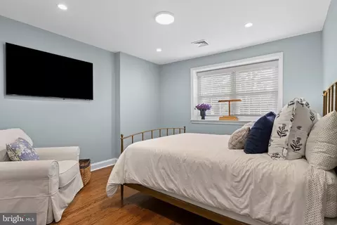 Bedroom - 131 Sugartown Rd, Devon, PA 19333 photo 1 of 11
