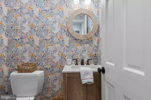 Bath - 131 Sugartown Rd, Devon, PA 19333 photo 1 of 6
