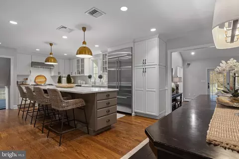 Kitchen - 131 Sugartown Rd, Devon, PA 19333 photo 6 of 6