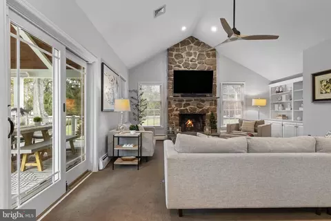 Living - 131 Sugartown Rd, Devon, PA 19333 photo 4 of 4