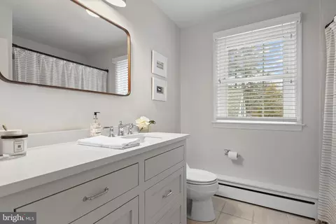 Bath - 131 Sugartown Rd, Devon, PA 19333 photo 2 of 6