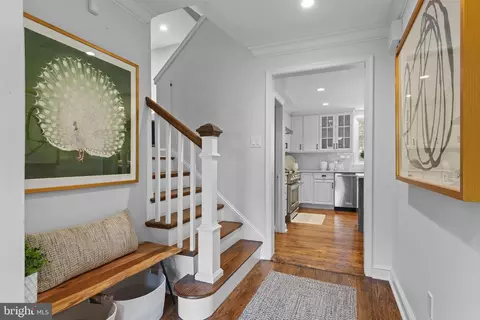 Entry Way - 131 Sugartown Rd, Devon, PA 19333 photo 2 of 14