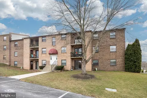 1717 Valley Dr, West Chester, PA 19382