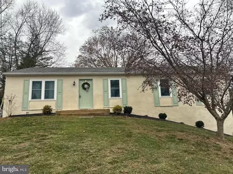 479 Douglas Dr, West Chester, PA 19380