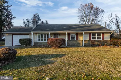 17 Penn St, Coatesville, PA 19320