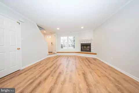 Living - 26 Rampart Dr, Chesterbrook, PA 19087 photo 2 of 5