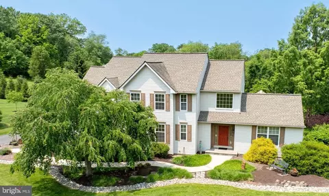315 Martingale Cir, Coatesville, PA 19320