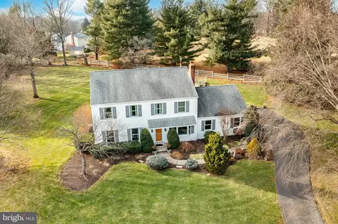 827 Plumtry Dr, West Chester, PA 19382