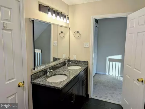Bath - 305 Paddock Dr, Chesterbrook, PA 19087 photo 2 of 4
