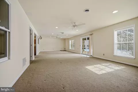Living - 101 Violet Dr, Kennett Square, PA 19348 photo 12 of 13
