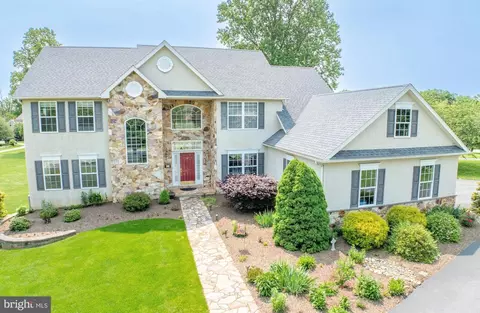 108 Mallard Dr, Coatesville, PA 19320
