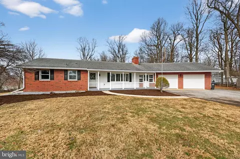54 Hannum Dr, Coatesville, PA 19320
