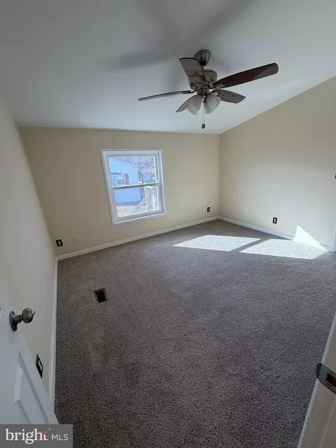 887 Aspen Ave, Spring City, PA 19475 photo 6