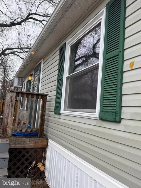 887 Aspen Ave, Spring City, PA 19475 photo 2