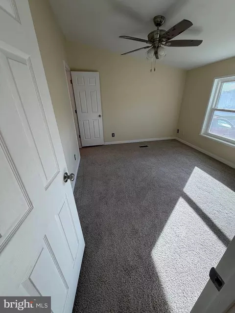 887 Aspen Ave, Spring City, PA 19475 photo 5