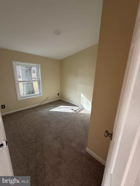 887 Aspen Ave, Spring City, PA 19475 photo 9