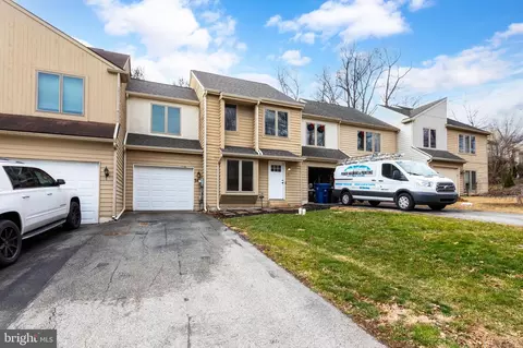 54 Winged Foot Dr, Coatesville, PA 19320