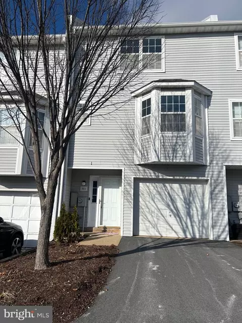 351 Huntington Ct #15, West Chester, PA 19380