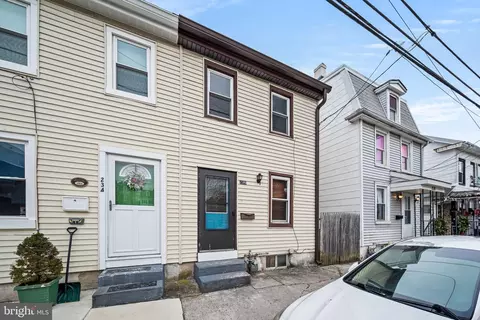 236 Walnut St, Phoenixville, PA 19460