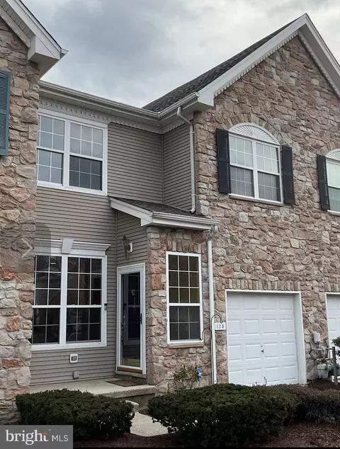 123 Stirrup Cir, West Chester, PA 19382