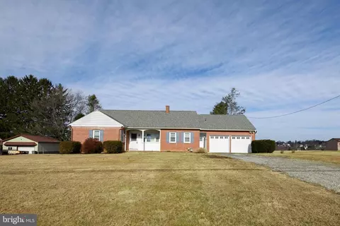 631 W Locust St, Oxford, PA 19363
