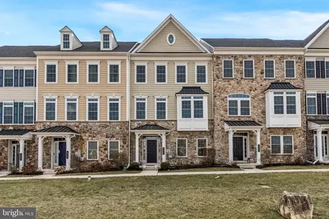 405 Gladstone Ct, Malvern, PA 19355