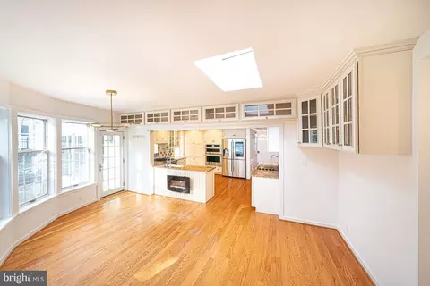 Living - 642 Pugh Rd, Wayne, PA 19087 photo 5 of 10