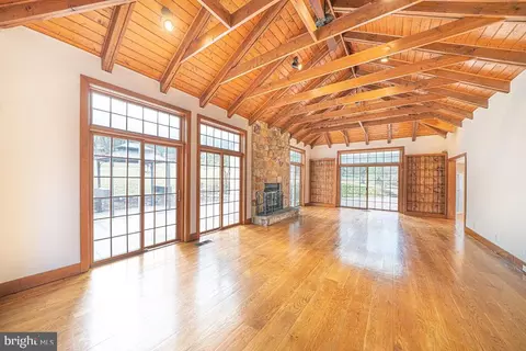 Living - 642 Pugh Rd, Wayne, PA 19087 photo 8 of 10