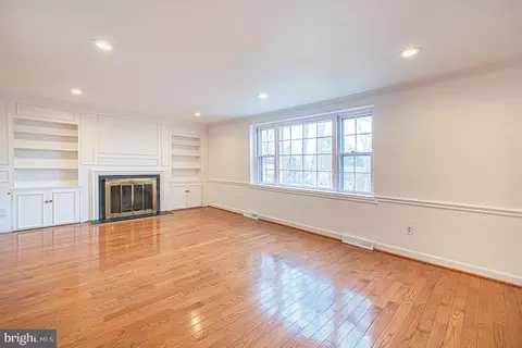 Living - 642 Pugh Rd, Wayne, PA 19087 photo 3 of 10