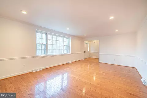 Living - 642 Pugh Rd, Wayne, PA 19087 photo 4 of 10