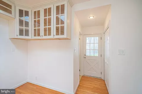 Entry Way - 642 Pugh Rd, Wayne, PA 19087 photo 2 of 5