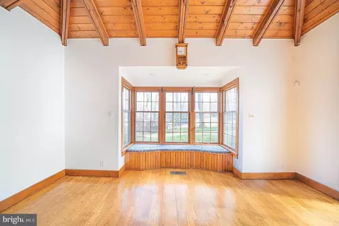 Living - 642 Pugh Rd, Wayne, PA 19087 photo 9 of 10