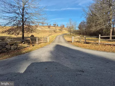 5 Trimbles Ford Lane Ln, West Chester, PA 19382