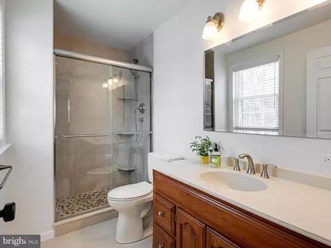 Bath - 608 Brainerd Pl, Exton, PA 19341 photo 2 of 2