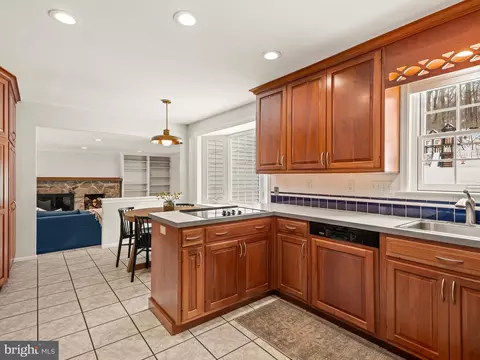 Kitchen - 608 Brainerd Pl, Exton, PA 19341 photo 4 of 5